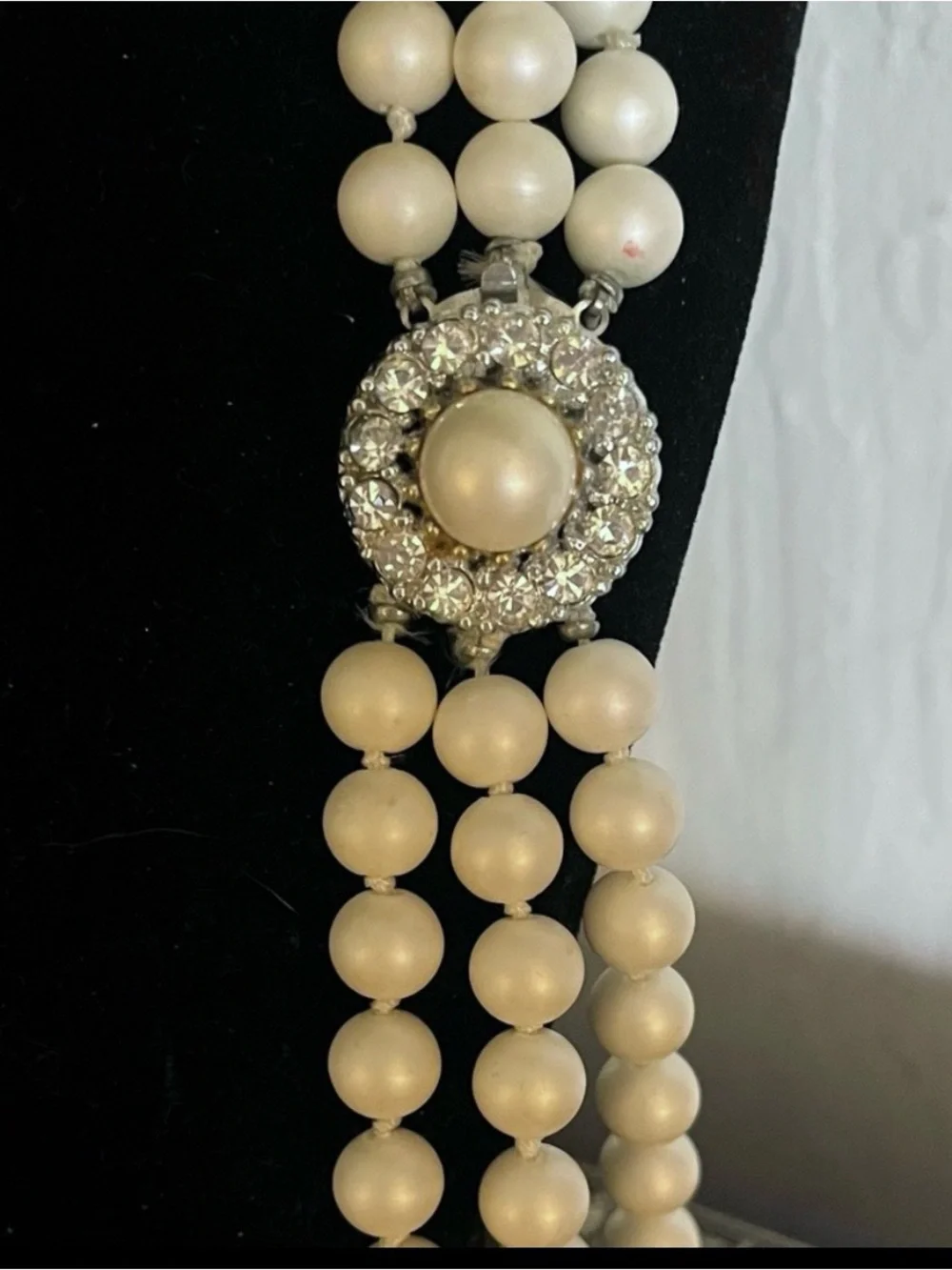 Necklace & bracelet set - Elegant lustrous beads w/rhinestone clasp - Picture 2 of 3